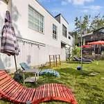 Chic La Hideaway W Soaking Tub Firepit Lounge Tranquil Backyard