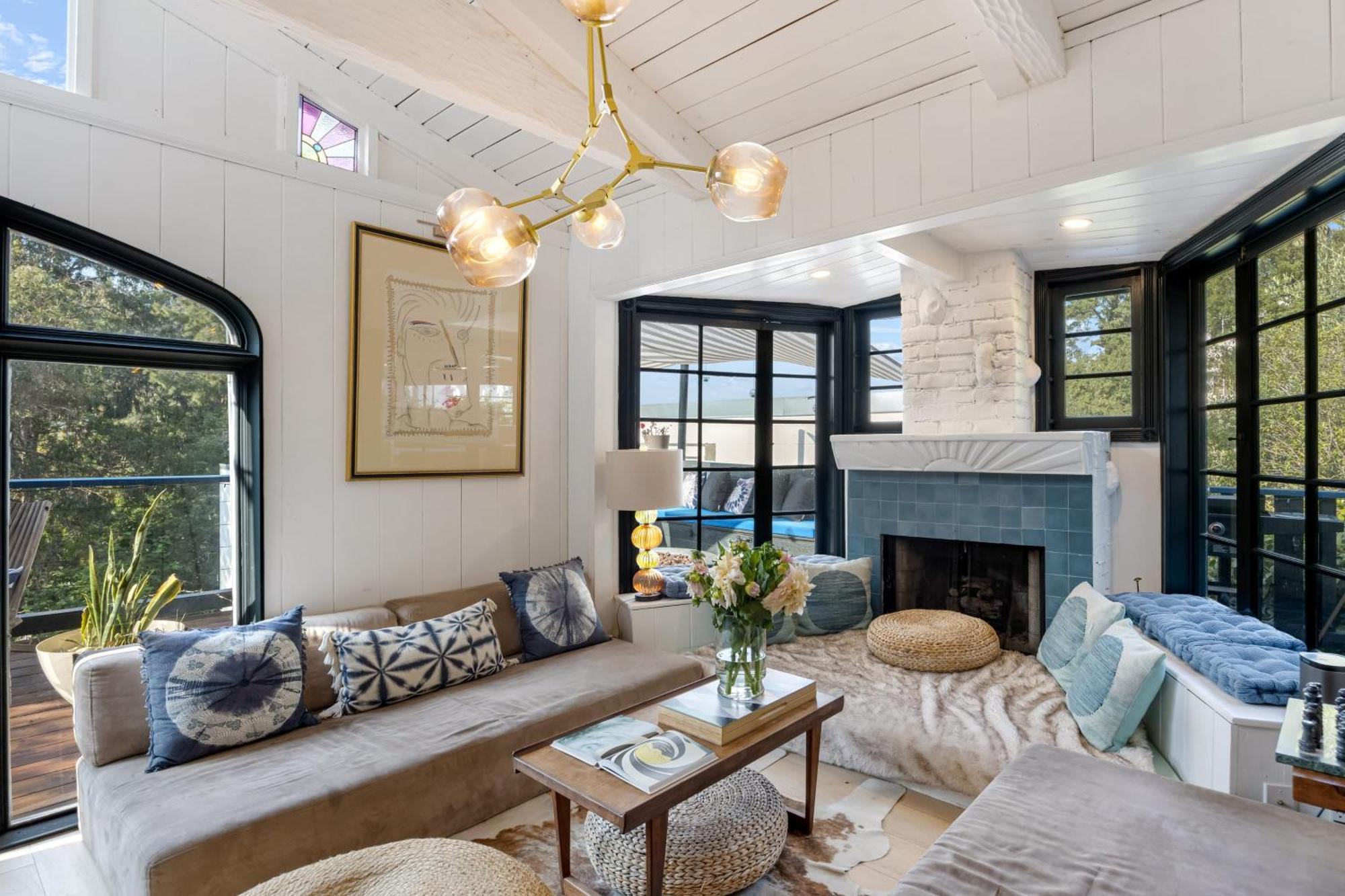 Chic La Hideaway W Soaking Tub Firepit Lounge Tranquil Backyard *