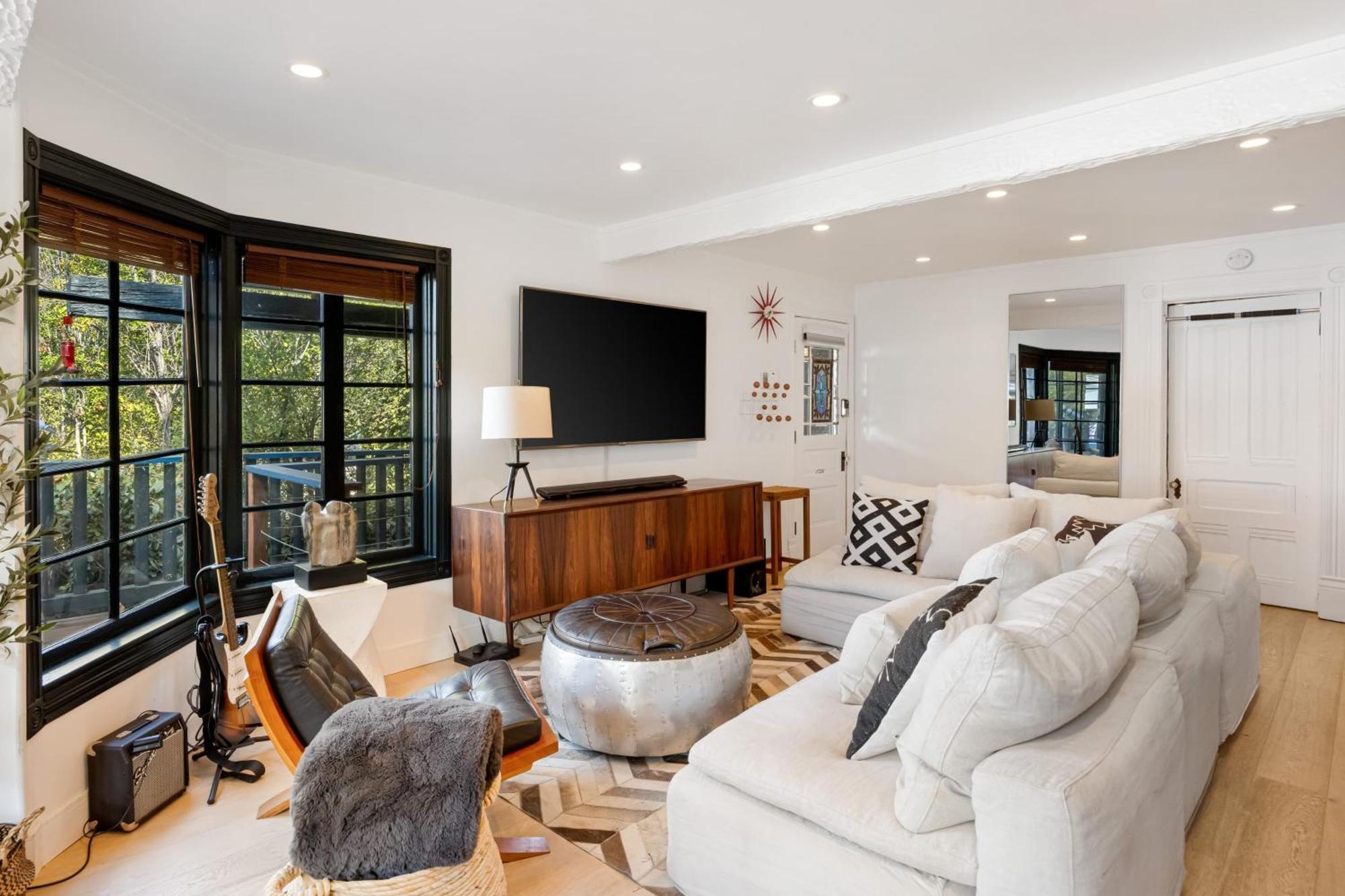 Hébergement de vacances Chic La Hideaway W Soaking Tub Firepit Lounge Tranquil Backyard *