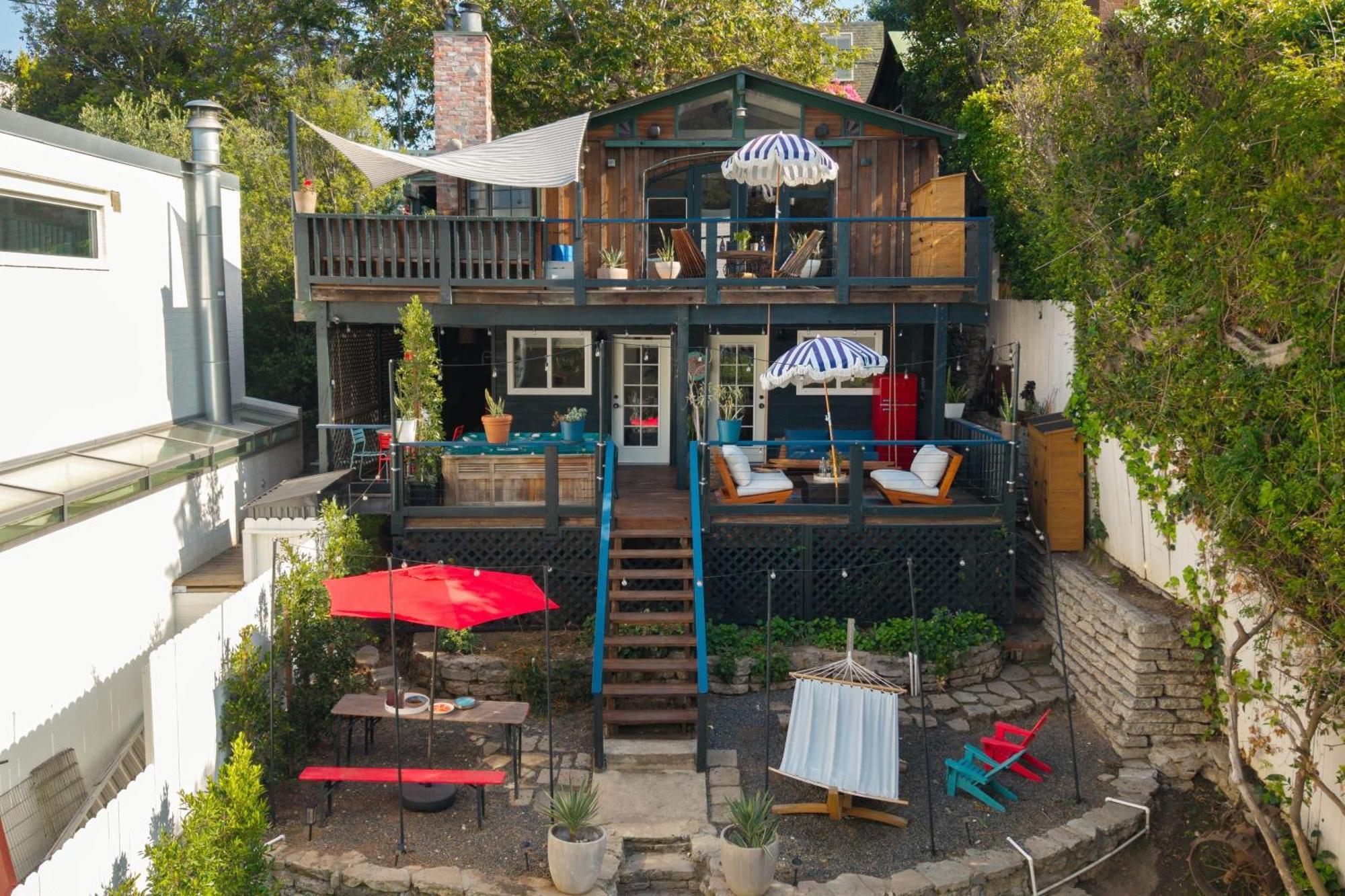 Chic La Hideaway W Soaking Tub Firepit Lounge Tranquil Backyard