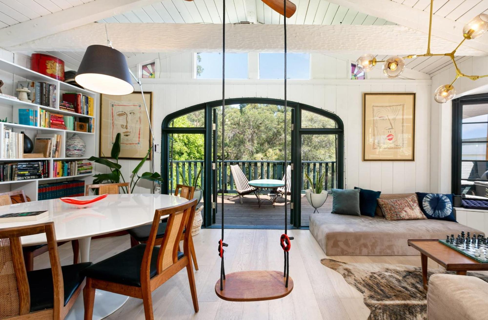 Chic La Hideaway W Soaking Tub Firepit Lounge Tranquil Backyard